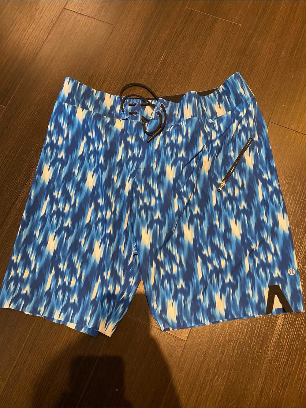 Lululemon Men's Blue Size 36 Bathing Suit